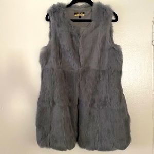 La Rok Luxe Rabbit Fur Vest Lined Hook Closure Two Pockets Gray